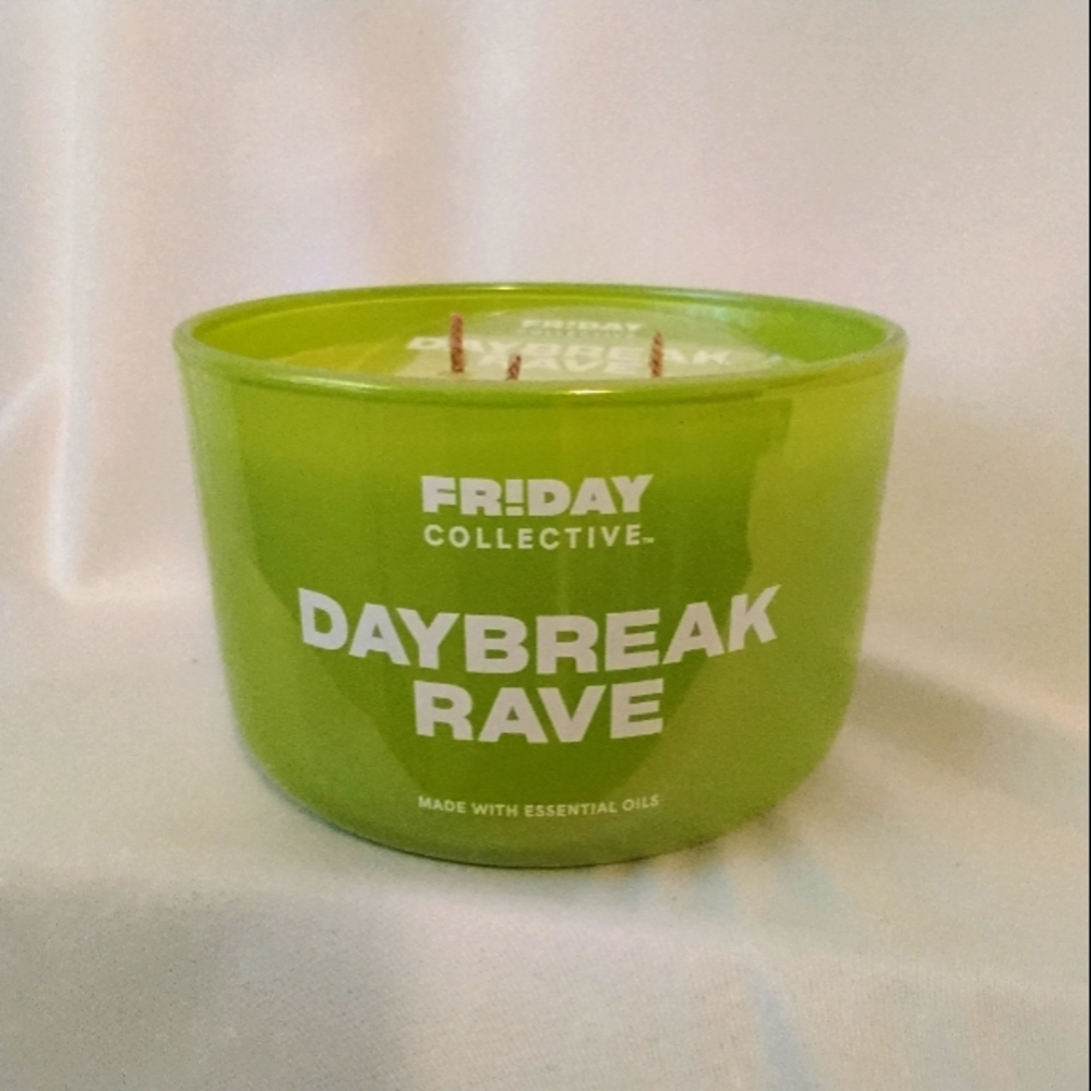 Yankee Candle Friday Collection Daybreak Live  lime color